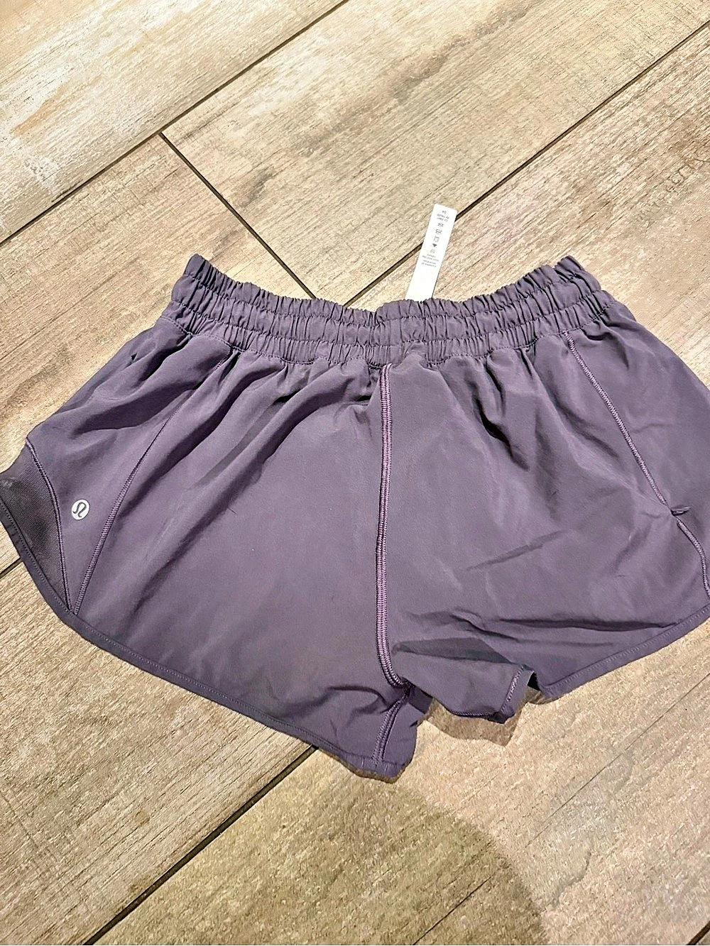 lululemon 6" Reg Wunder Under Athletic Shorts in Purple Size 6 Like New